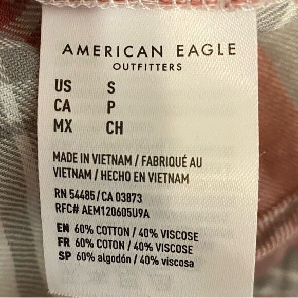 American Eagle Cropped Plaid Flannel Womens Size Small Button Up Pink White - Picture 6 of 7